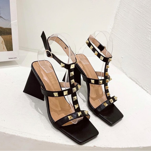 BAMBOO Shoes - Bamboo rivet thick square heels ankle buckle strap open toe square - size 10